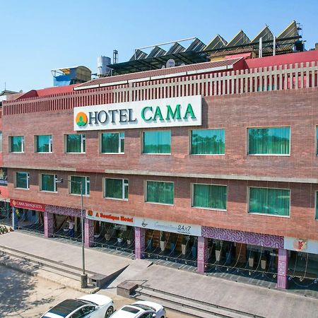 Hotel Cama Mohali Exteriör bild