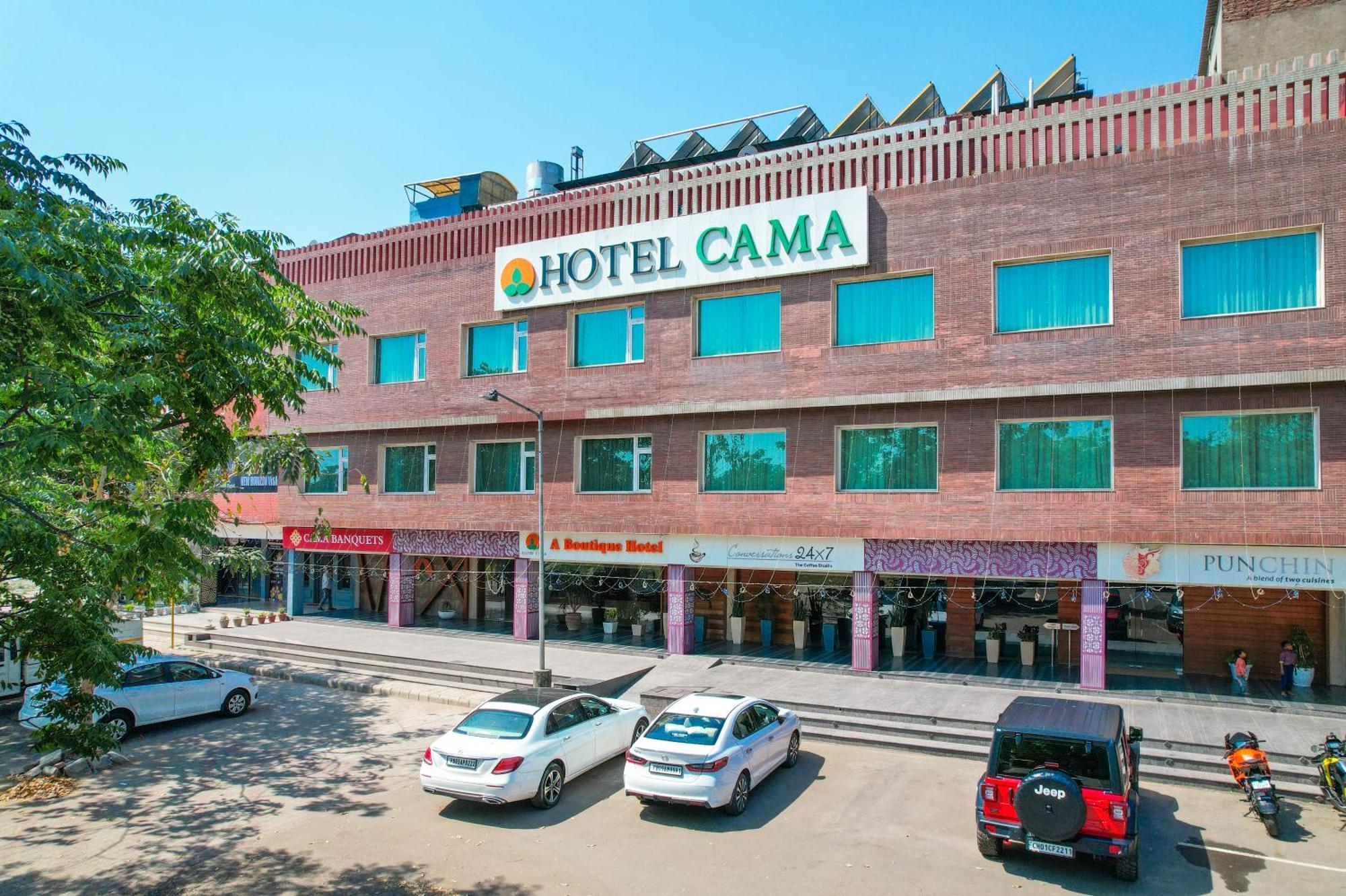 Hotel Cama Mohali Exteriör bild