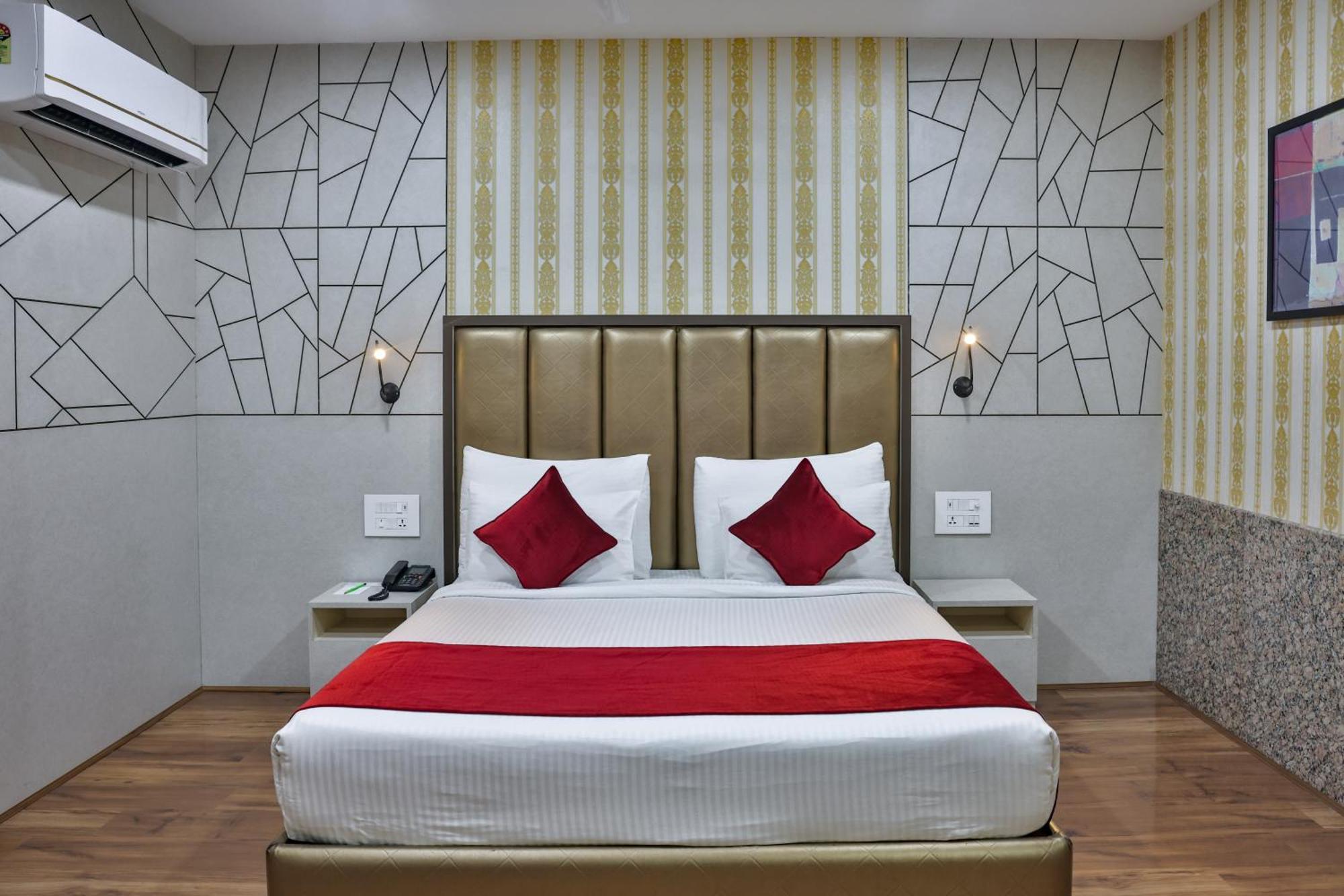 Hotel Cama Mohali Exteriör bild