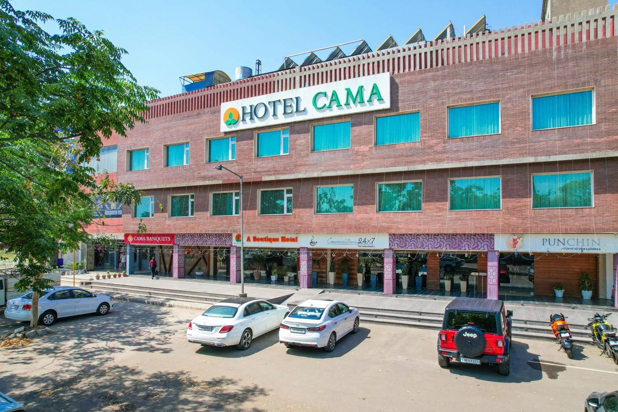 Hotel Cama Mohali Exteriör bild